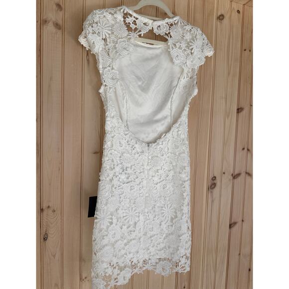 NWT Lulus Romance Language White Backless Lace Dress Open Back Engagement Sz M - Picture 5 of 7